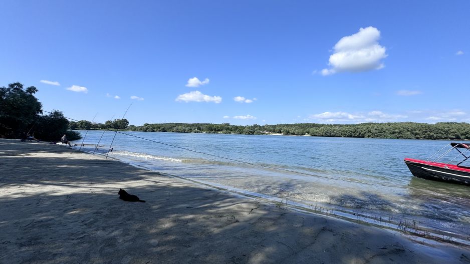 Hotel 20 camere Delta Dunarii 50 m deschidere teren 6000 mp acces auto - Poză 23