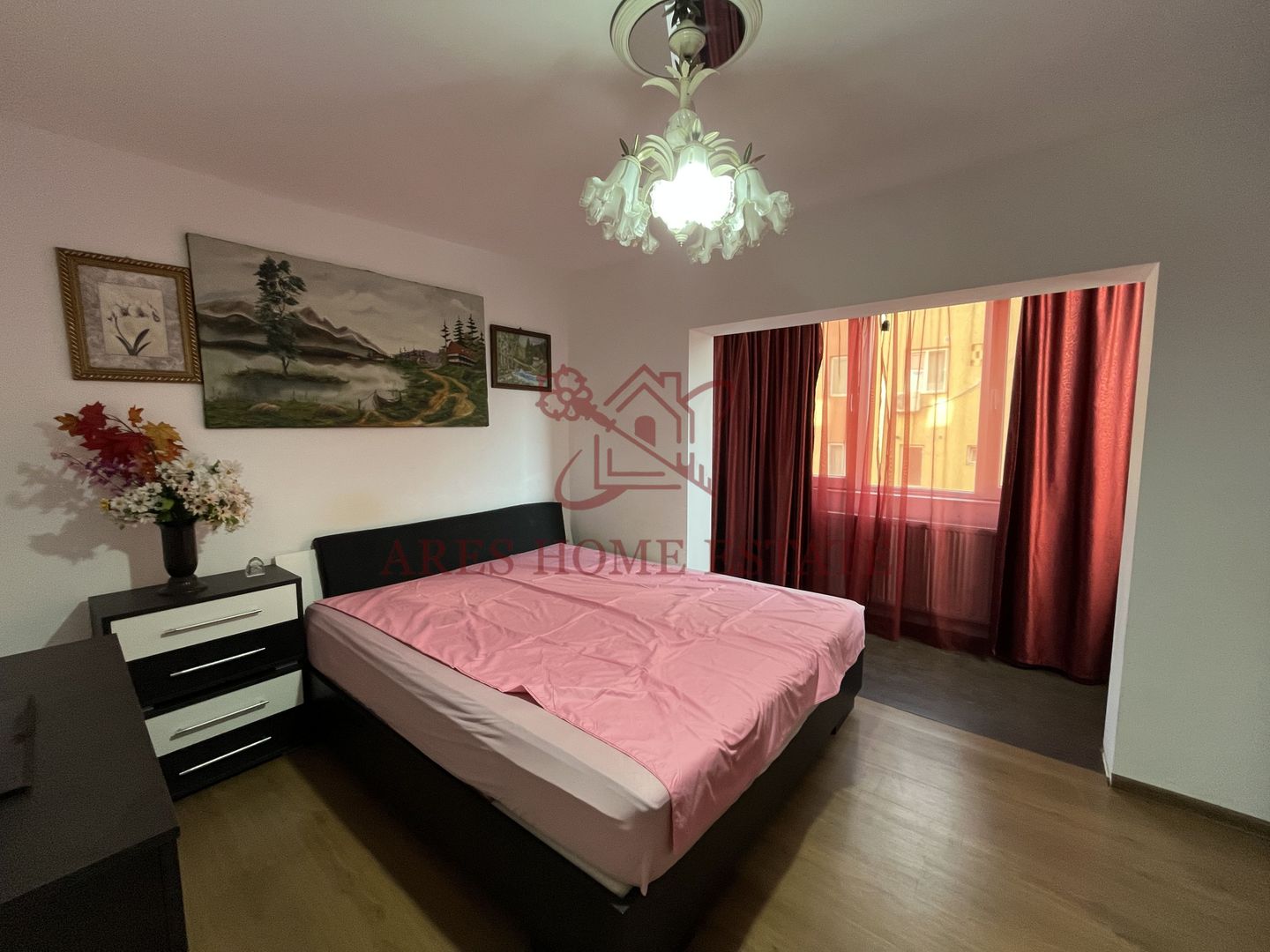 Apartament decomandat, zona Dambovita | Etaj 2 | Centrala proprie - Poză 1