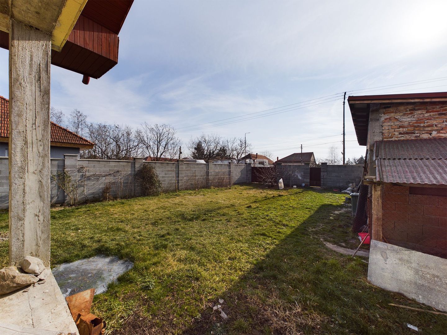 Casă la sol cu teren de 3.451mp în Gai - Poză 8