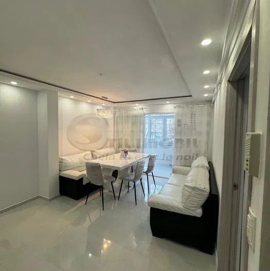 Apartament 4 Camere Nicolina - 650 euro - Poză 2