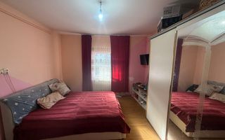 Apartament 2 cam in Vila etaj 1 + pod + curte 34 mp Campina - Poză 1
