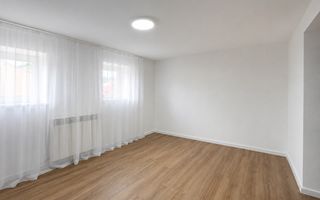 Casă renovată 2026, curte și 4 locuri de parcare, Casa de Cultura - Poză 1