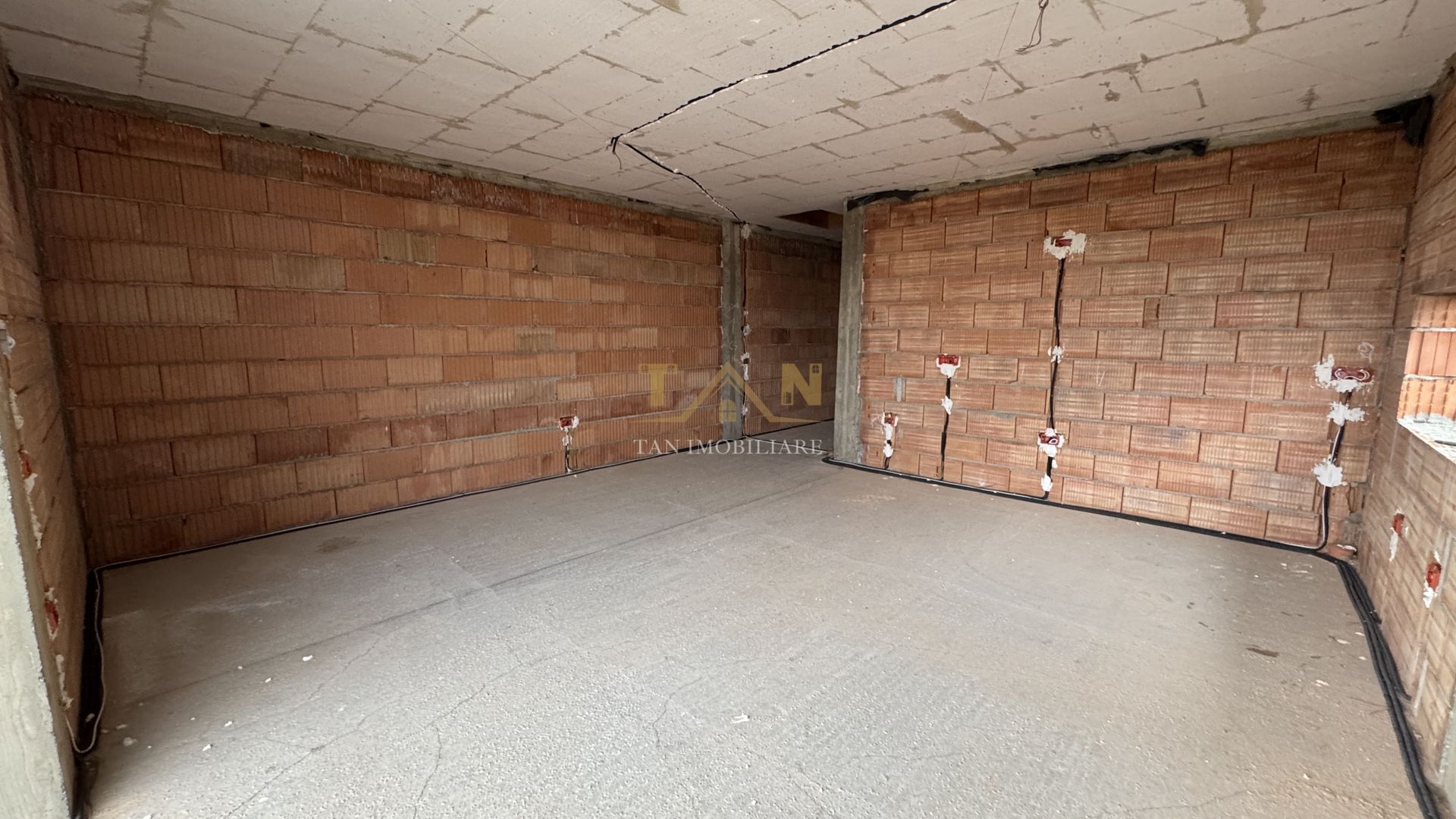 Duplex cu 3 camere, 80 mp utili Mosnita Veche - Poză 5