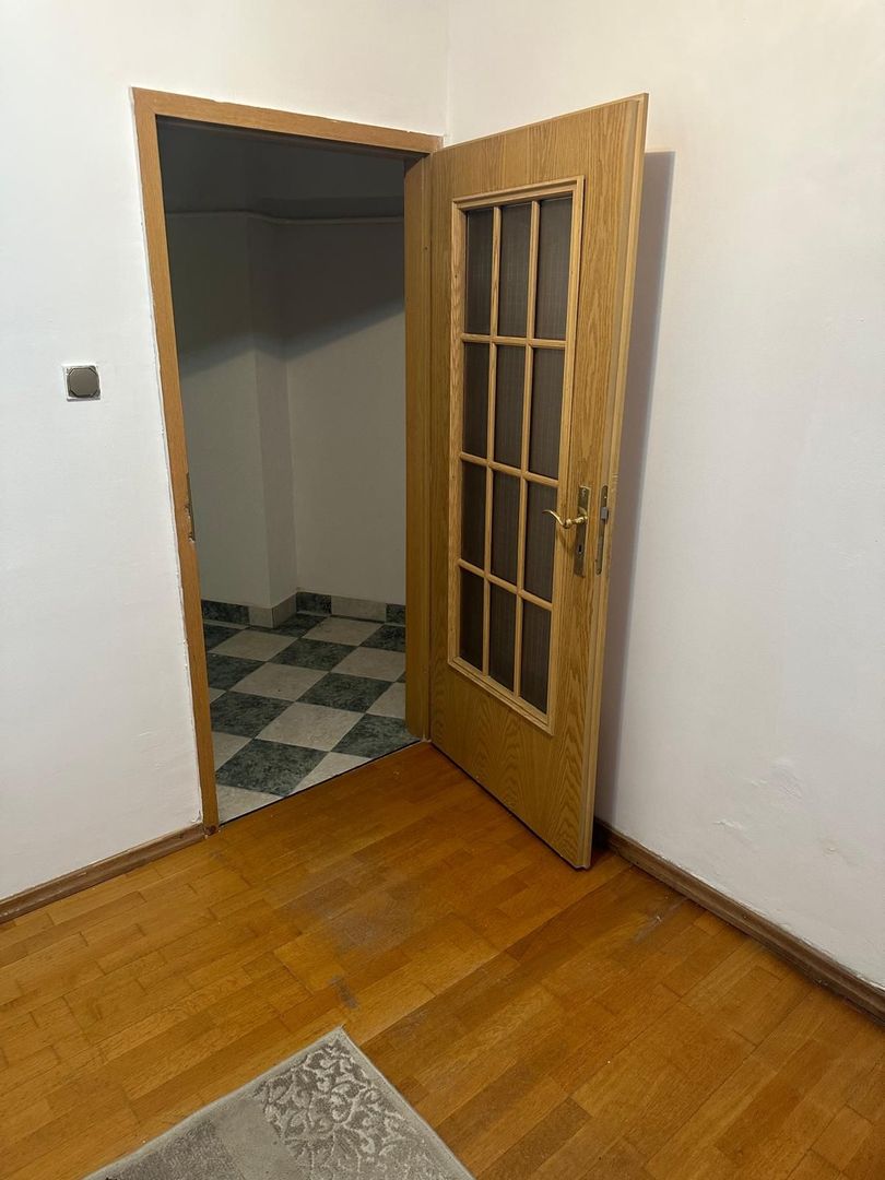 ageuropa.ro vinde apt. cu 4 cam. RENOVAT, 106mp, etaj 1 în zona SOARELUI. - Poză 7
