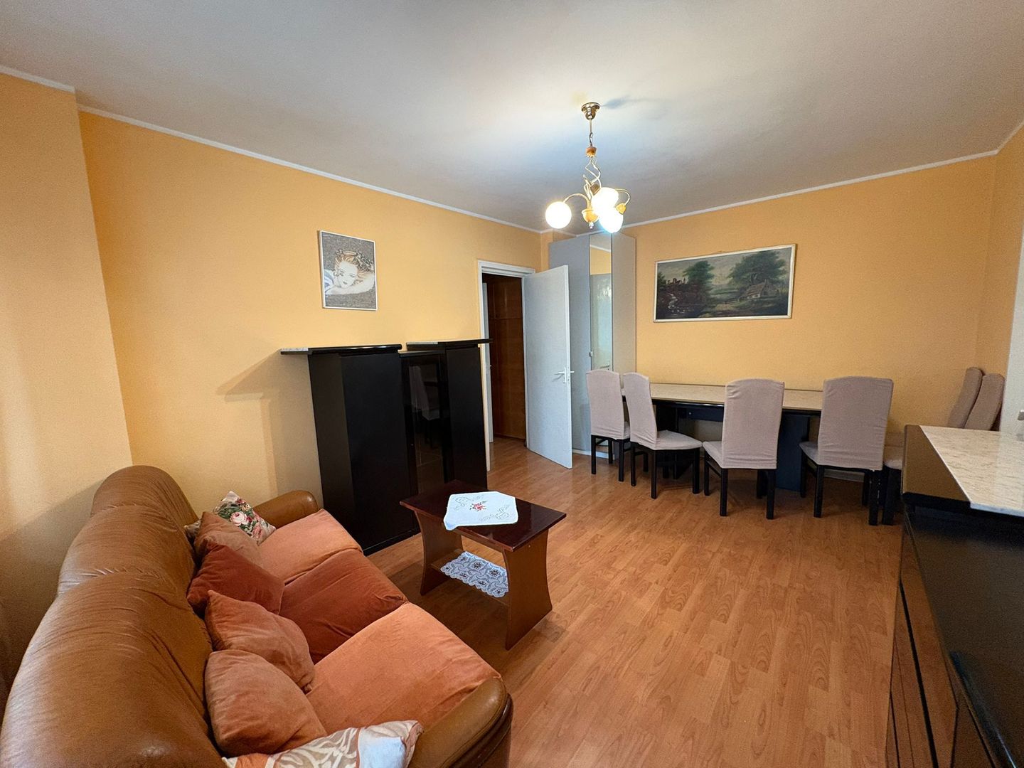 AP. 2 CAMERE P-TA UNIRII, PARCARE, BUCATARIE INCHISA, METROU 10 MIN - Poză 4