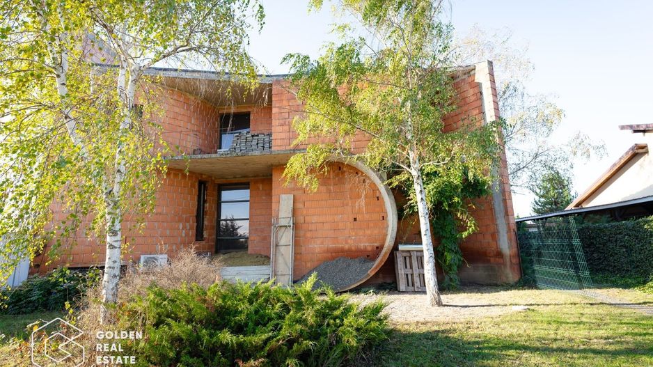 1/2 Duplex avangardist, la rosu, in Mosnita Noua - Poză 3