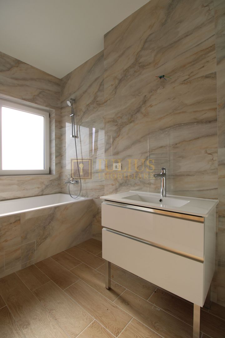 Casa zona Lunei, 5 camere + 3 bai, centrala proprie, rezidential sau birouri ! - Poză 28