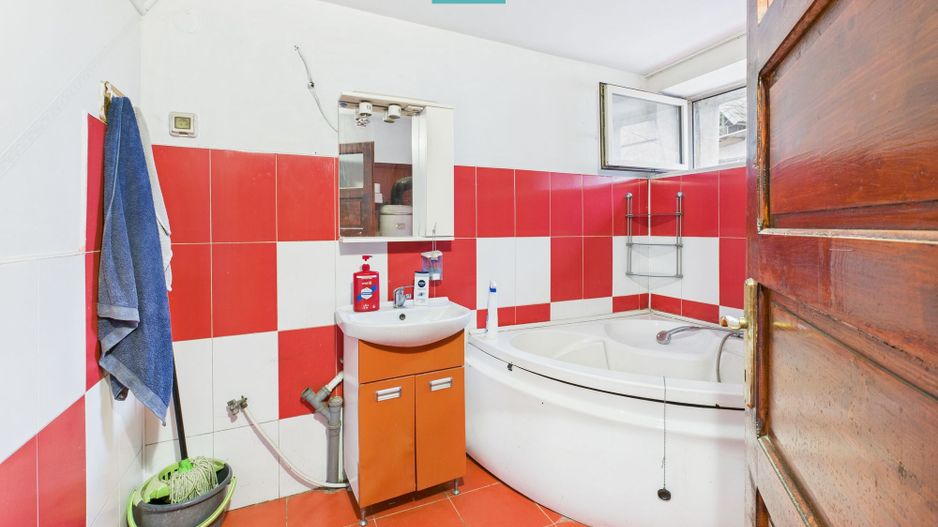 Casă cu 4 camere în Chișineu Criș - Poză 7