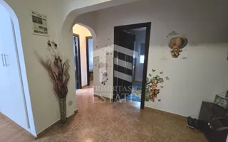 INEL I - Apartament cu centrala pe gaz, loc de parcare si pod de 60 mp - Poză 44