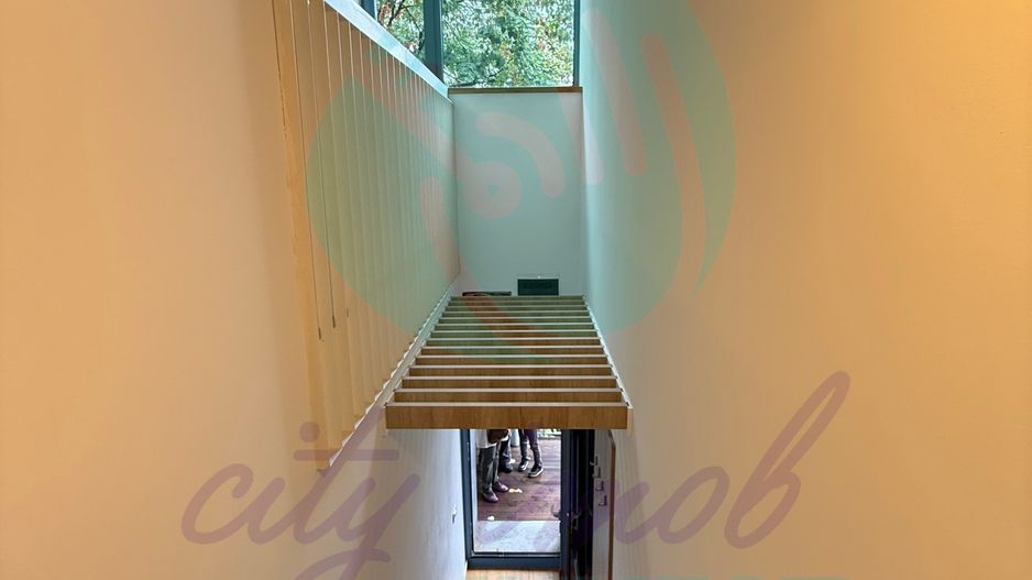 Apartament cu 2 camere, tip duplex, cu design industrial și personalitate - Poză 16