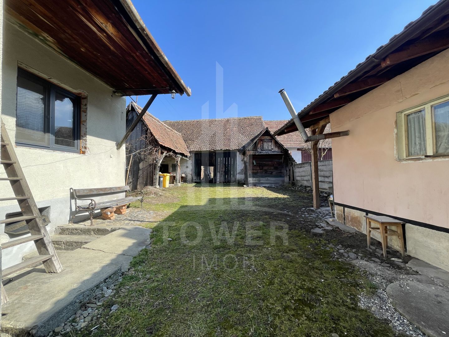 Casă individuală | 2 corpuri | Șură și anexe | teren 1460 mp – Porumbacu De Jos - Poză 1