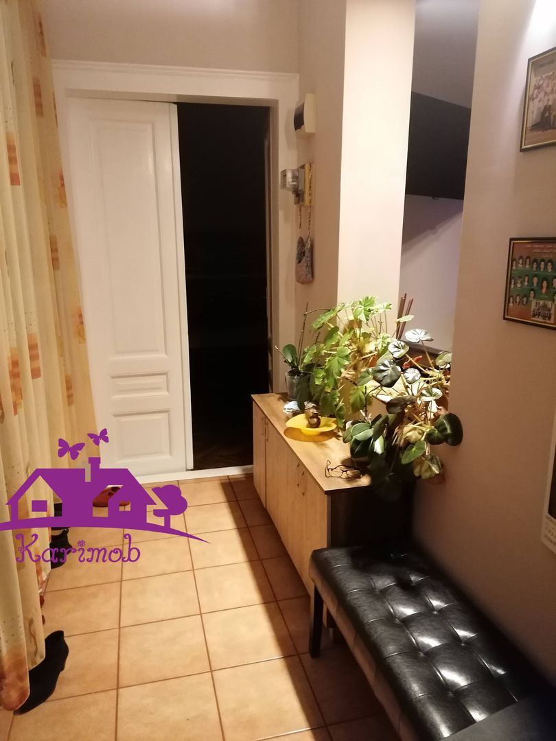 Casa si curte zona centrala - Poză 3