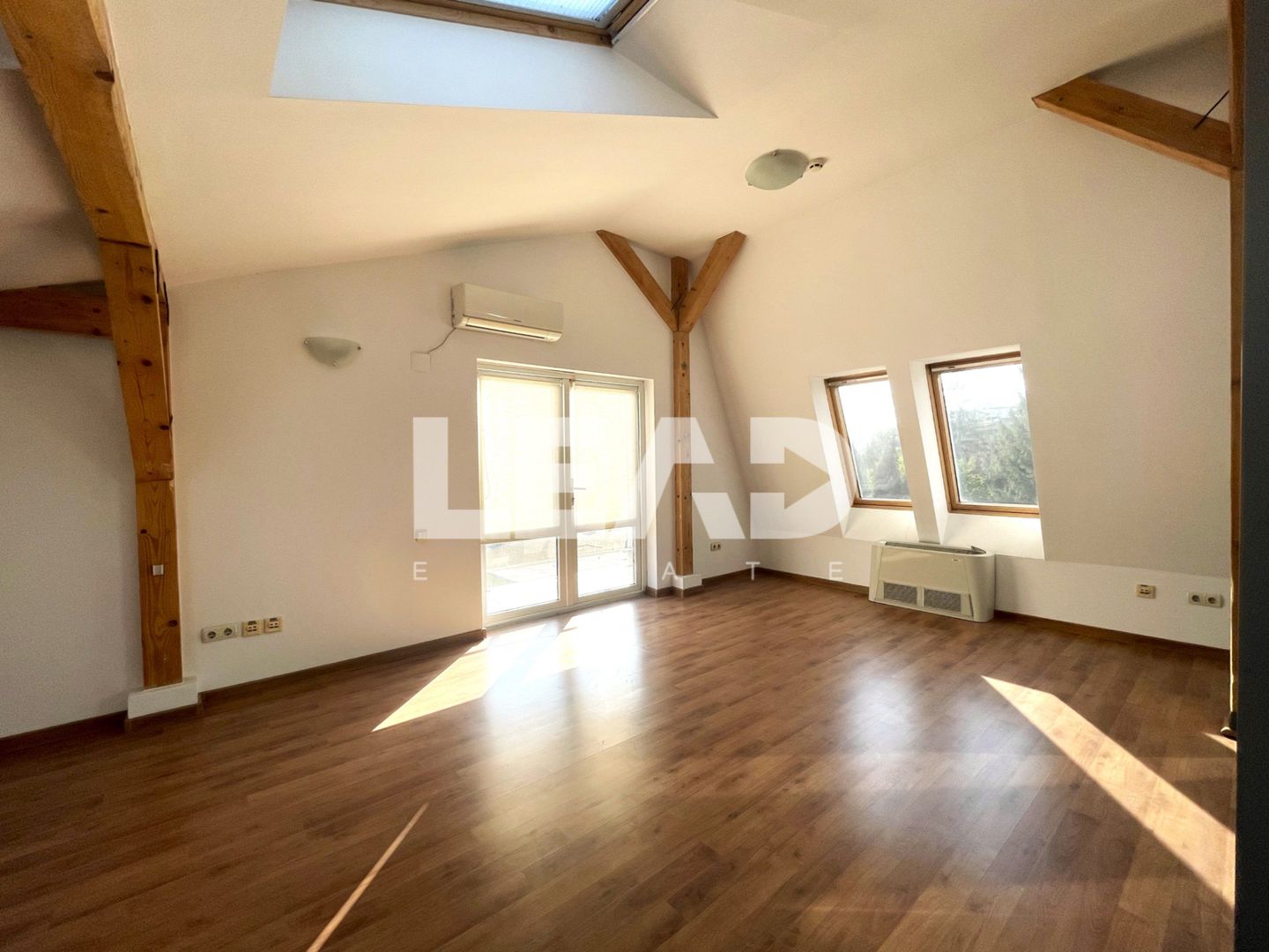 Birouri de inchiriat, open space, 187 mp utili, str Aurel Vlaicu! - Poză 14