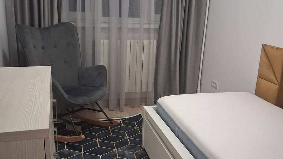 Apartament 3 camere de vanzare - Poză 3