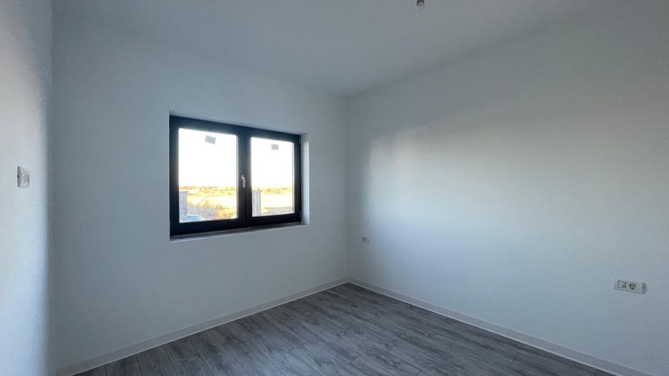 Duplex despartit prin camera tehnica - finisaje premium - Poză 5