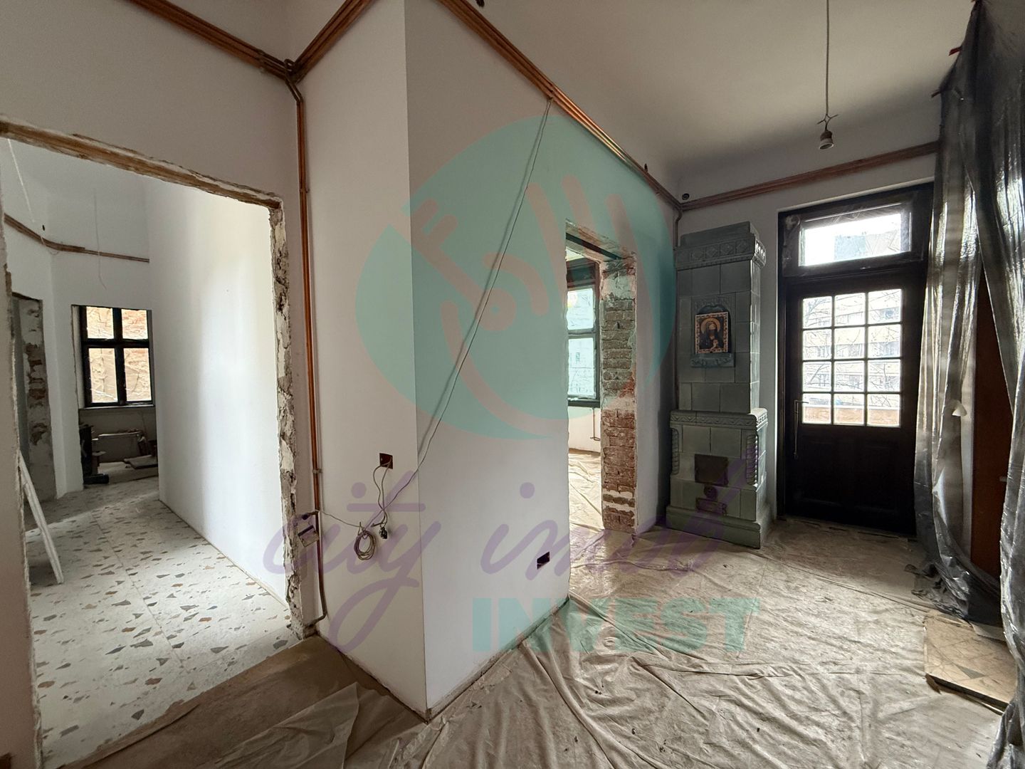 Apartament boieresc partial renovat - Poză 3
