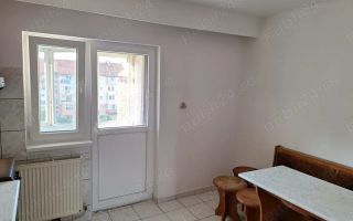 BRASADAS vinde ap 2 cam etaj 4/4 in Carpati 2. - Poză 2