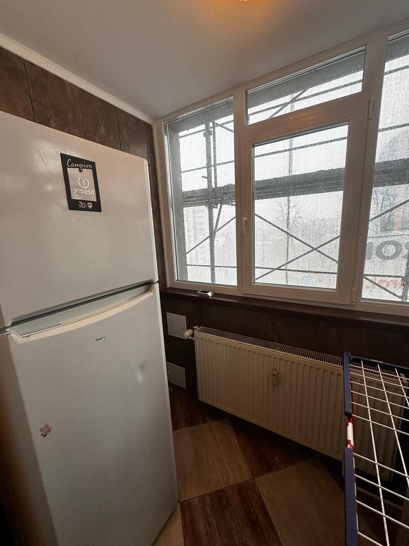 Apartament 3 camere, parcare inclusă, pet friendly, metroul la scara blocului - Poză 9