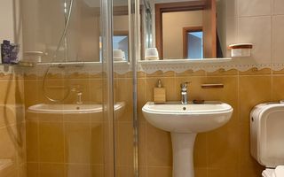 Apartament cu 3 camere cf sporit langa Grand Hotel Italia - Poză 11