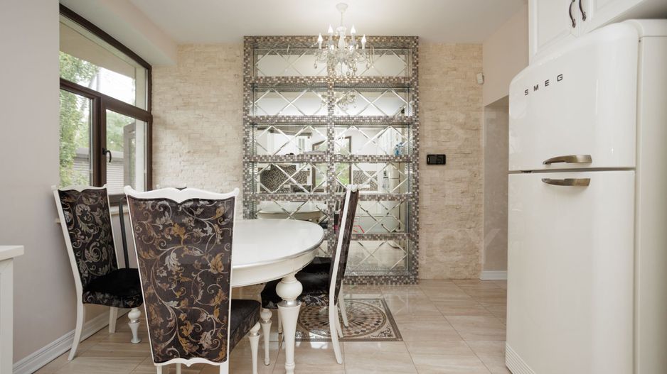 Chirie , casă 180 mp + 6 ari, str. Ghidighici, Buiucani - Poză 2