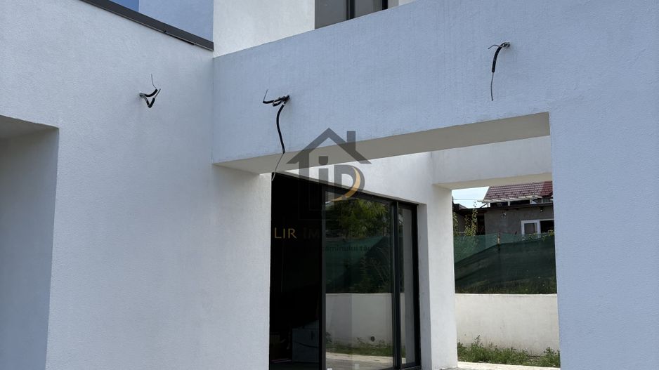 VILĂ superba – STIL MEDITERANEAN CU PRIVELIȘTE LA LAC - Poză 19