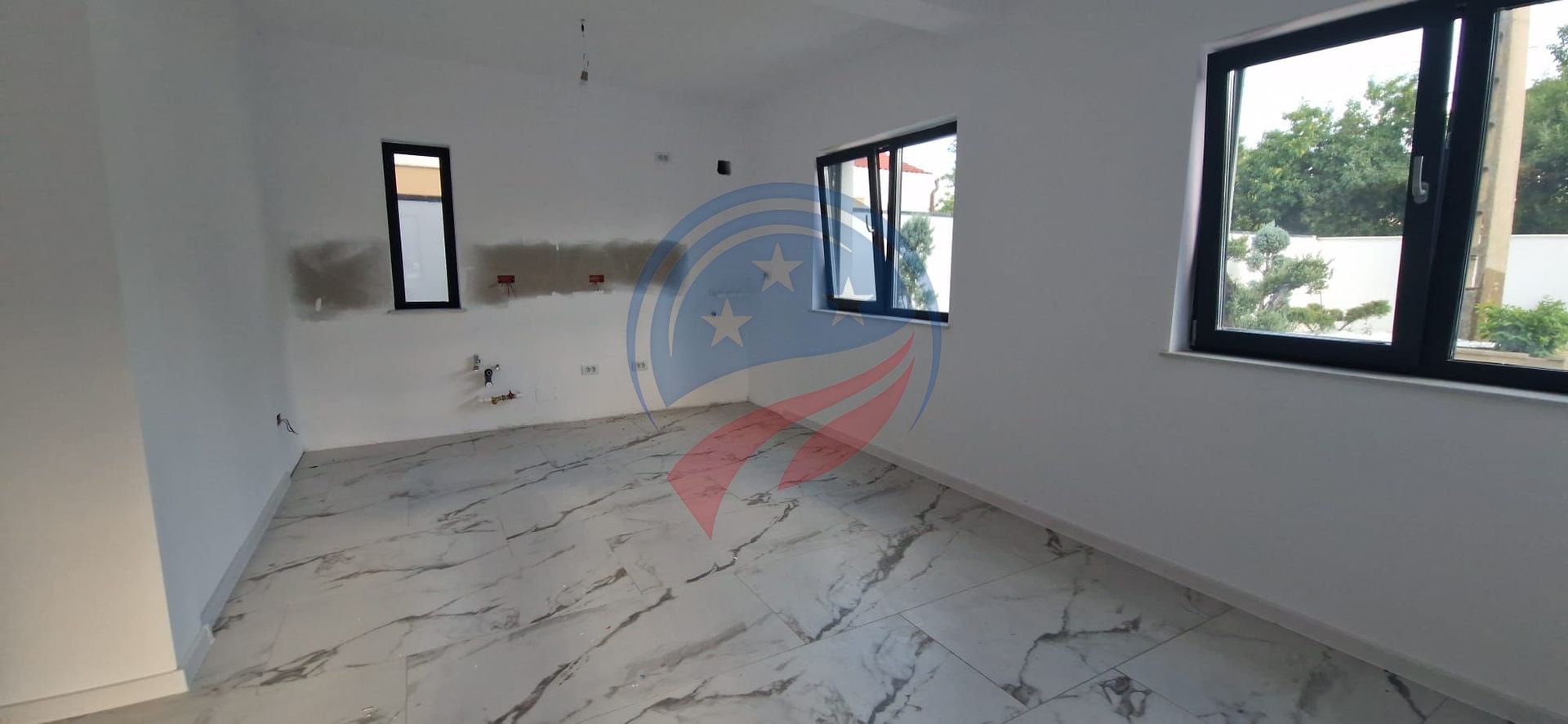 Casă modernă de lux – 4 camere, teren 373 mp, curte amenajată - Poză 6