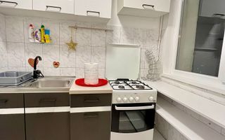 Garsoniera 3 minute Metrou Titan - Poză 4