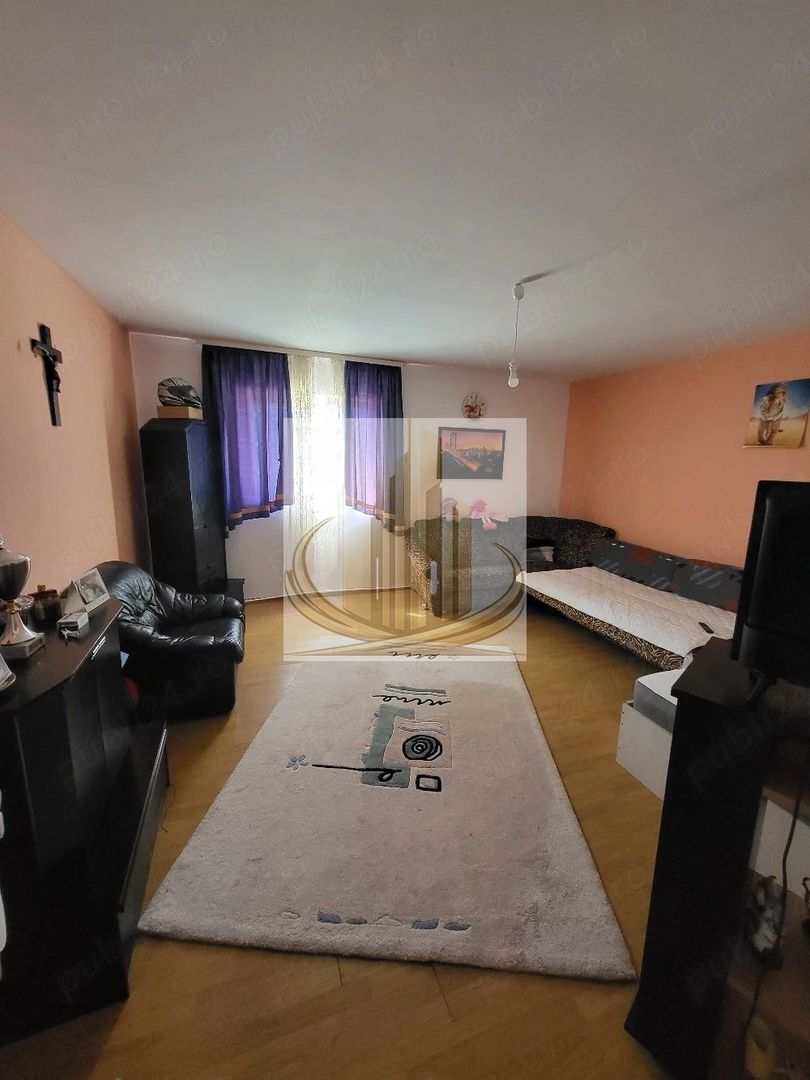 Casa cu teren sanandrei zona centrala - Poză 1