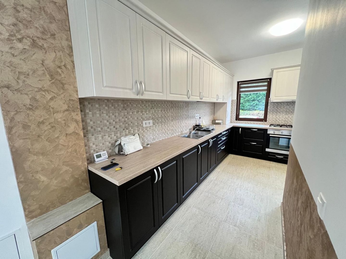 Casa cu 7 camere | 3 balcoane | Garaj | 220 mp + 80 mp curte | Cartier Panorama - Poză 8