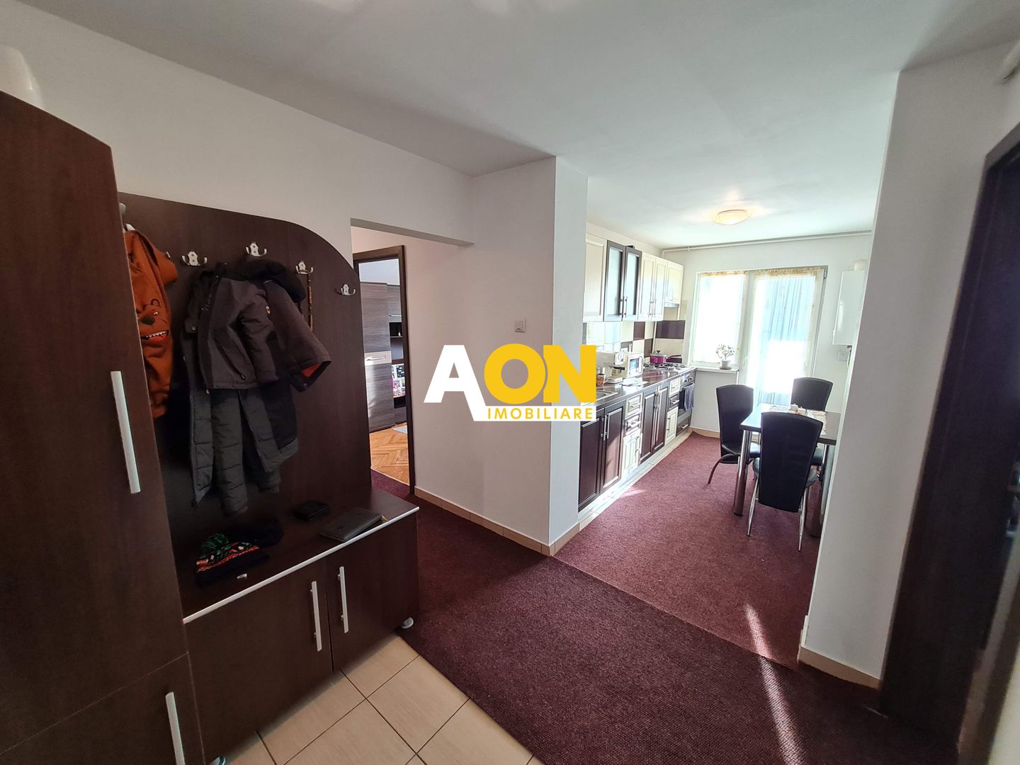 Apartament 3 Camere, Decomandat, 69 mp + balcon, Etaj 4, Zona Cetate - Poză 2