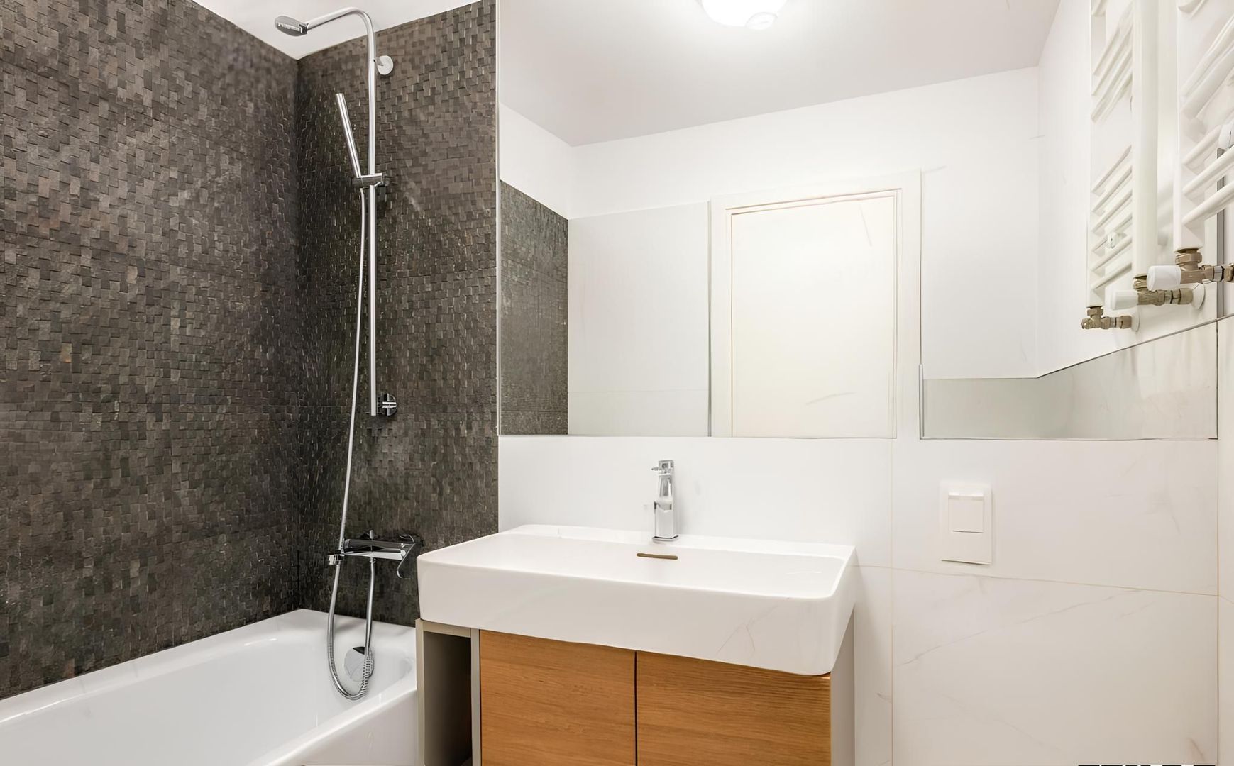 Apartament High End 3 camere Upsite I Loc de parcare si boxa - Poză 14