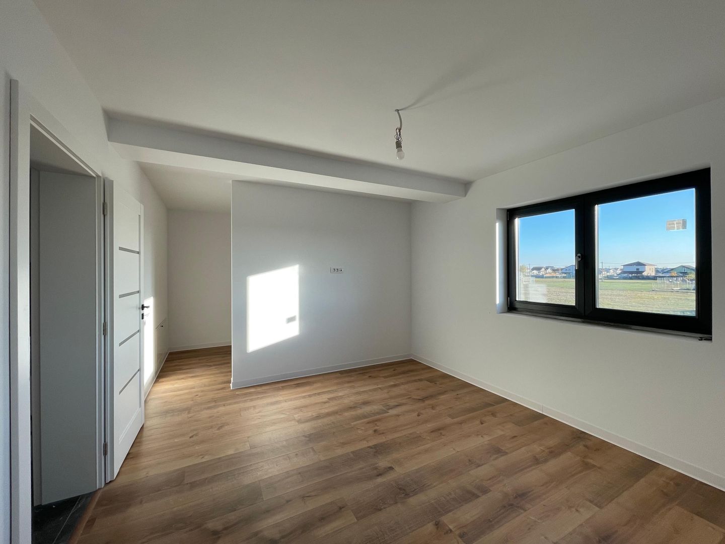 Duplex despartit prin camera tehnica - finisaje premium - Poză 9