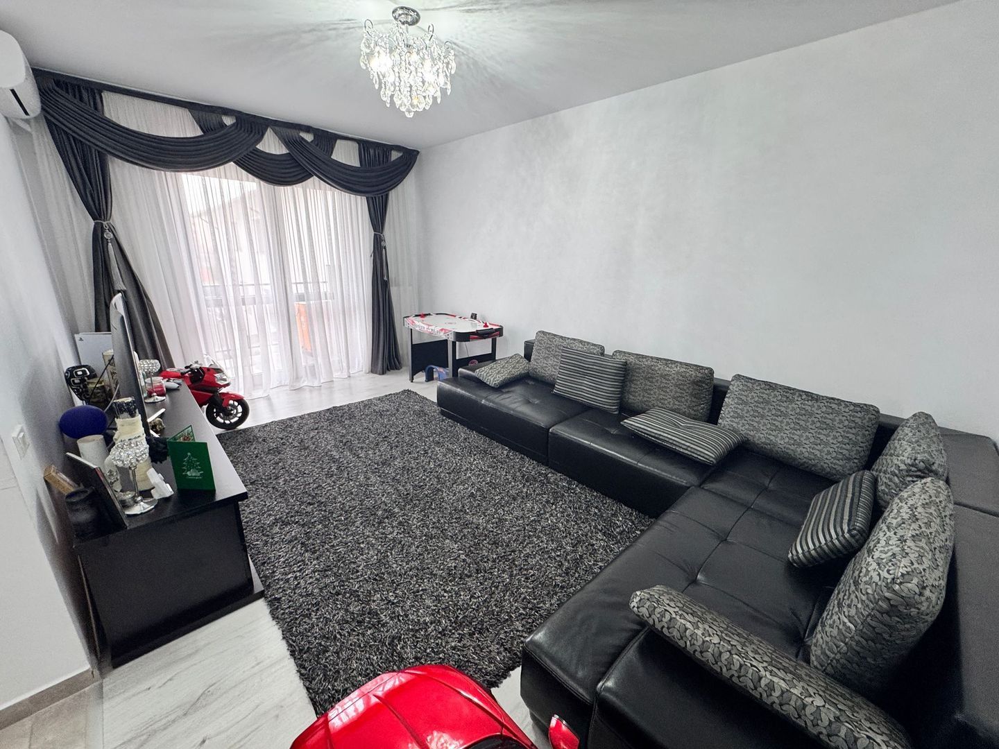 AP. 2 CAMERE - MOBILAT, BUCATARIE INCHISA, PARCARE INCLUSA,COMISION O% - Poză 2