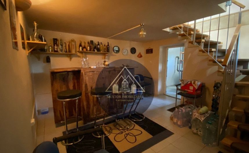 Casă mare și modernă - Poză 24