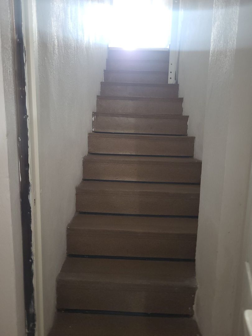 Casa tip vila mansardata, centrala si curte proprie, loc de parcare, 8min metrou - Poză 6