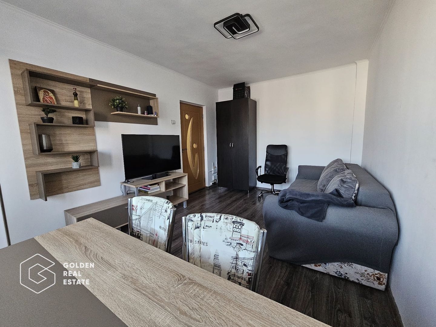 Apartament cu 3 camere, zona Vlaicu - Poză 1