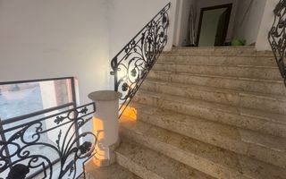 Spațiu de închiriat ultracentral – ideal pentru afacerea ta! - Poză 8