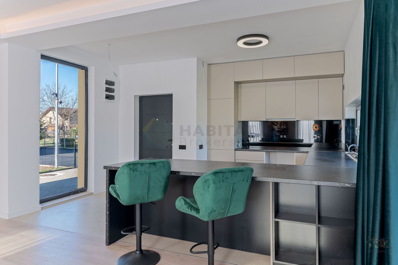 Vila Individuale de Lux în Tunari - Poză 4