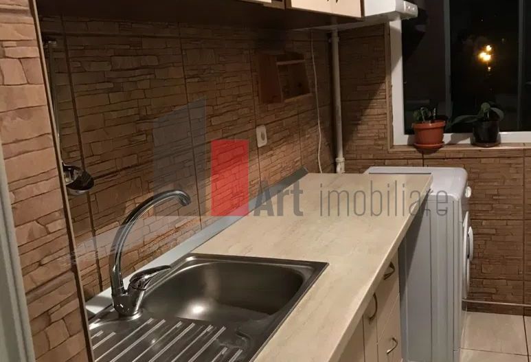 Vânzare apartament 3 camere Bd. Obregia - Turnu Măgurele - Poză 1
