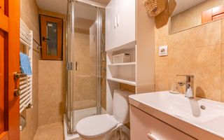 Casă individuală cu 7 camere lângă AFI Mall, ideală pentru birouri sau locuință - Poză 22