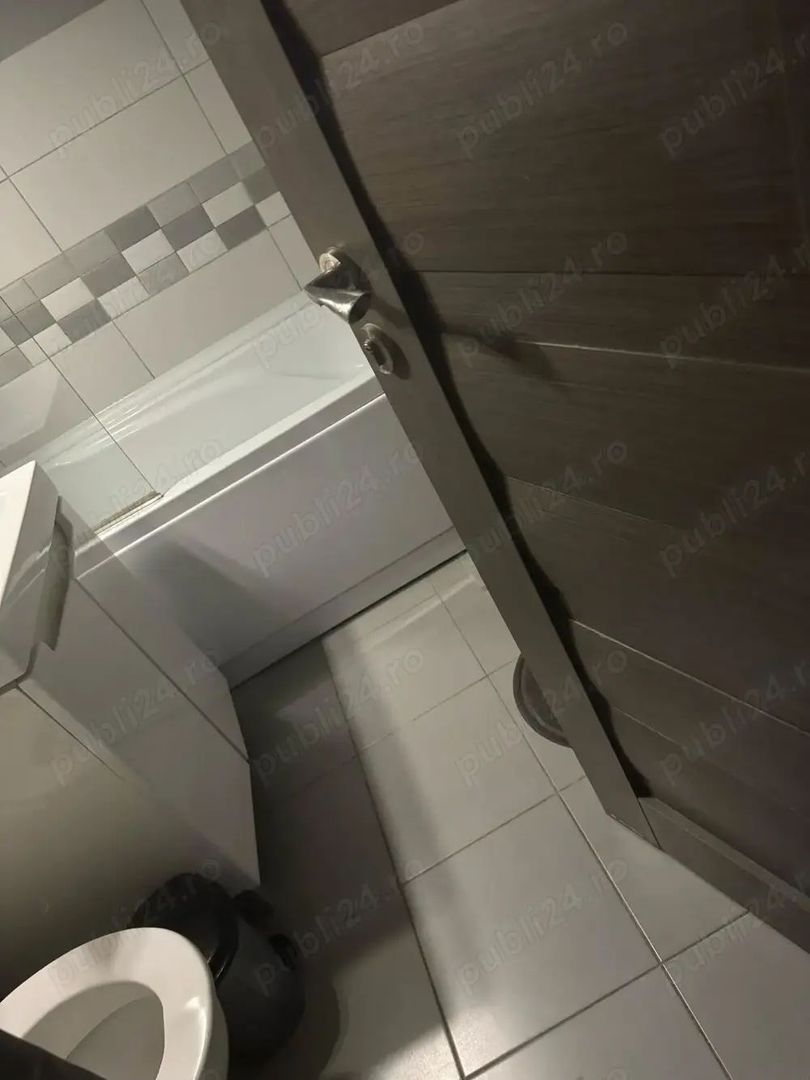 Apartament 3 camere | Etaj 1/10 | Zona Sala Polivalentă - Poză 4