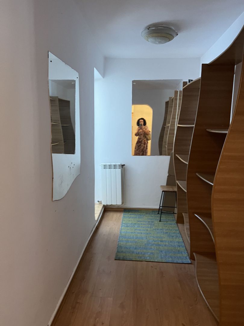 inchiriez apartament 2 camere.,zona Bulevardul Revolutiei,et.1,dec - Poză 2