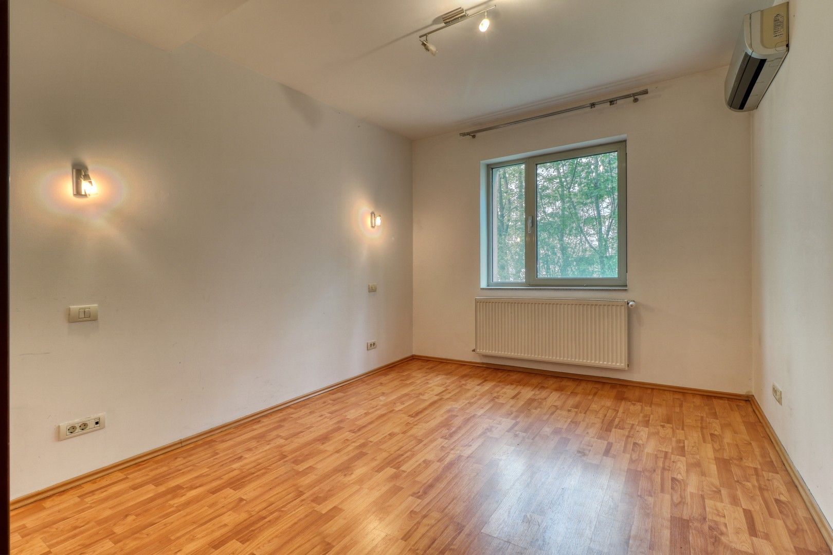 West Park—2 camere- loc de parcare inclus- comision 0% - Poză 12