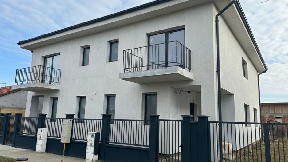 Casa tip Duplex Mosnita Noua-Strada Principala -COMISION 0% - Poză 1