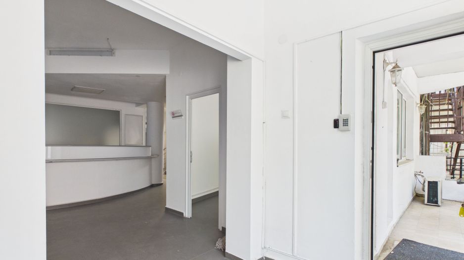 Clădire de 560 mp utili ~20 încăperi | Configurație medicală - Poză 16
