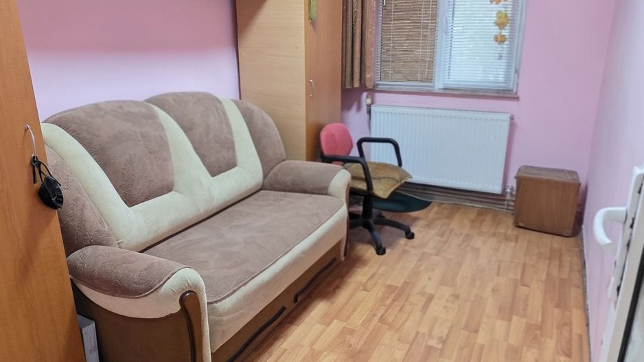 Apartament cu 3 camere, parter, mobilat și utilat, VASLUI - zona CARTIER; - Poză 9