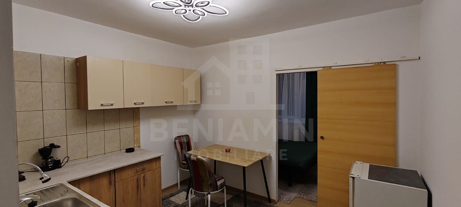 Camera cu baie si bucatarie proprie -21mp -etaj 2 -Chimie Promenada - Poză 4