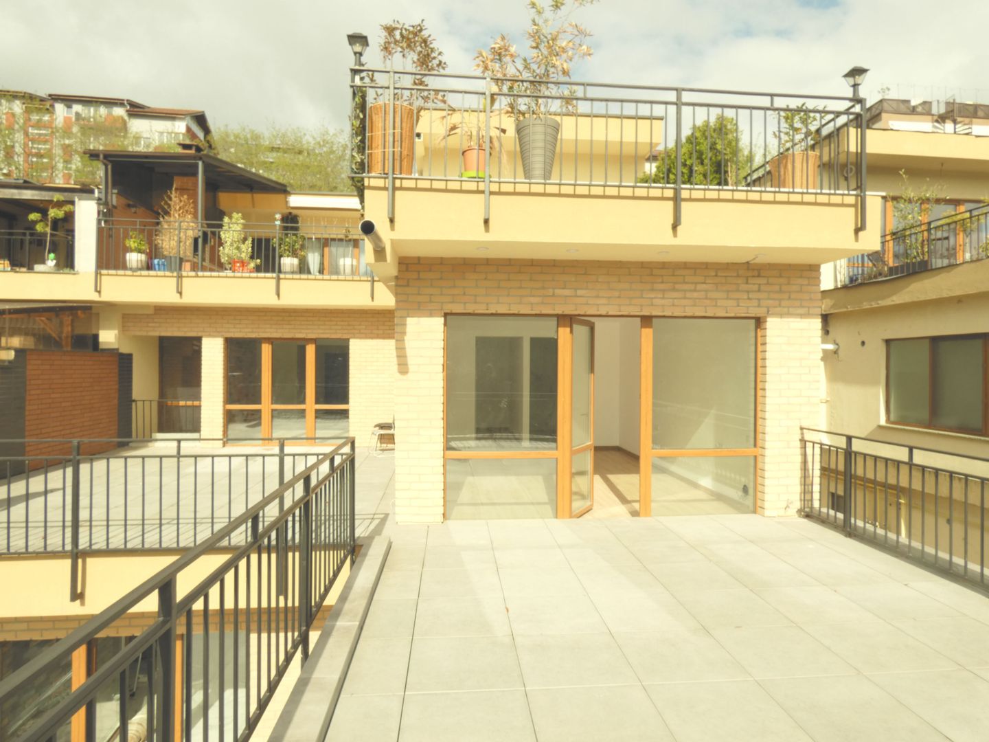 Apartament cu panorama de vanzare - Poză 1