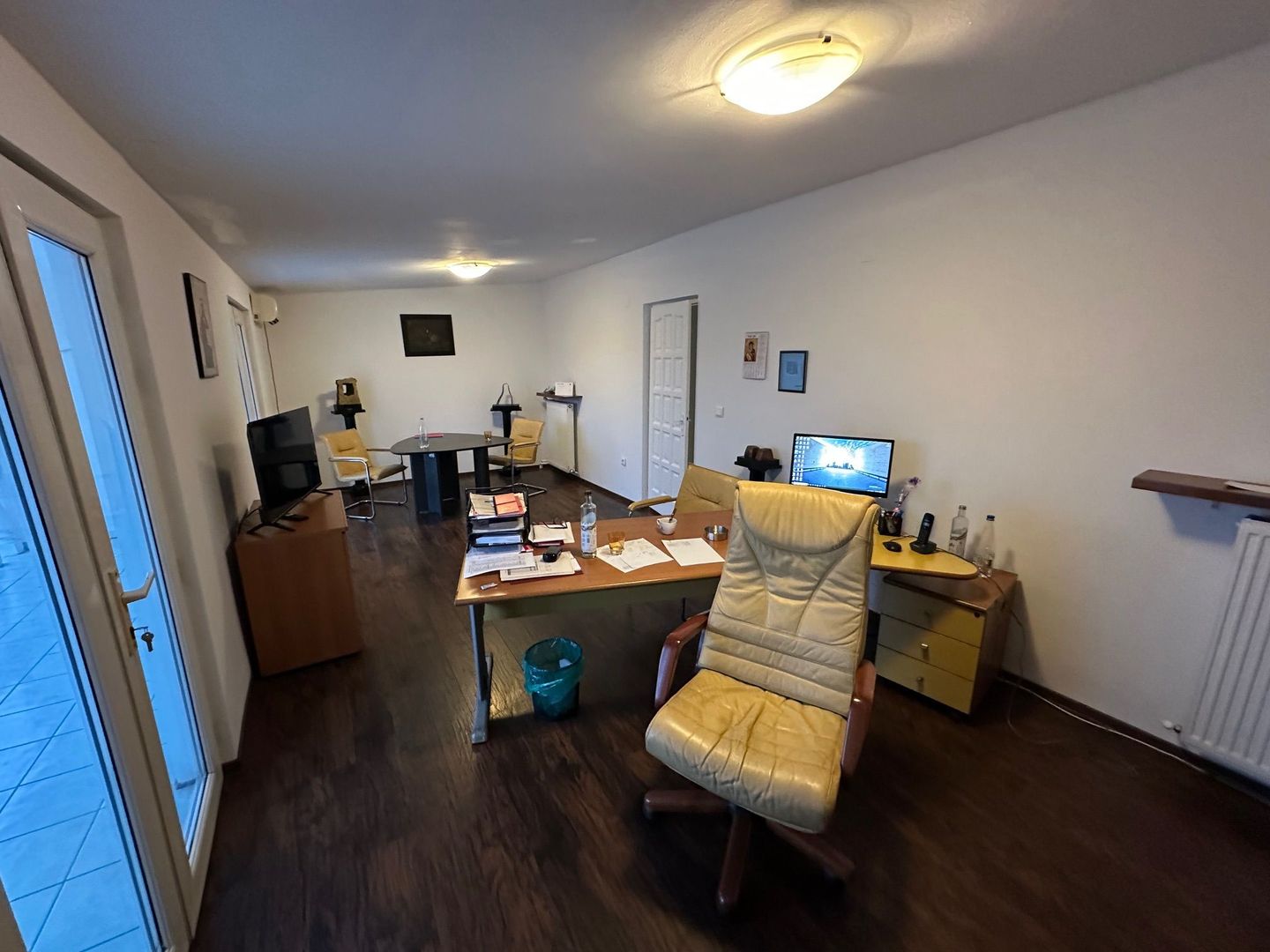 Cladire pretabila spațiu birouri/ clinica - Poză 38