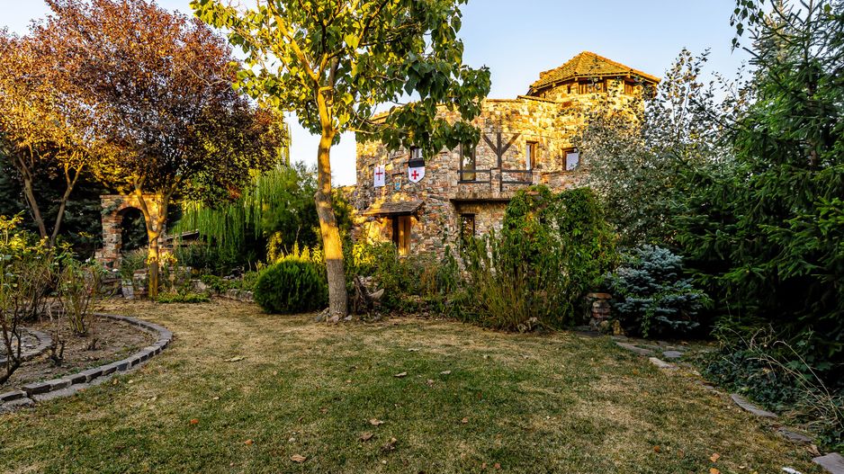 Refugiul Medieval în mijlocul Naturii. Deschide poarta către trecut! - Poză 1